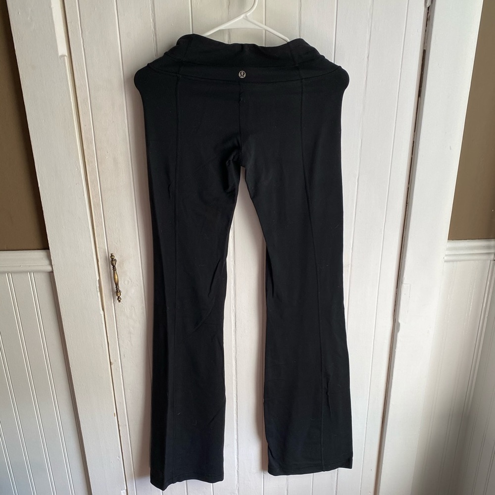Ladies Lululemon flare pant